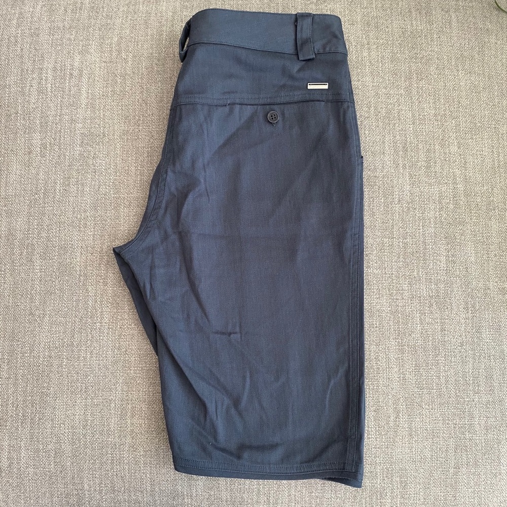 Lija Bermuda Style Short - Picture 2 of 3